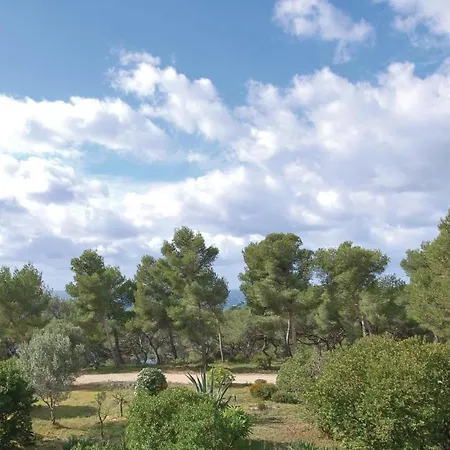 Nice In W/ 0 Bedrooms Bandol