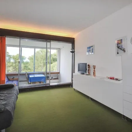 Nice In W/ 0 Bedrooms